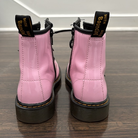 Pink patent Dr Marten 8 eye hole boots (kids) - Picture 7 of 16